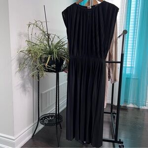 Suzy Shier | NWT Black Sleeveless Waffle Midi Dress Medium